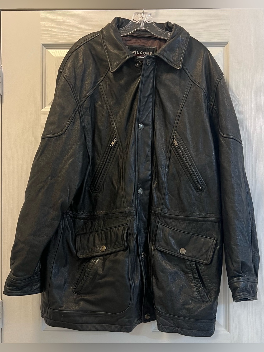 Vintage Wilsons Men’s Black Leather Jacket w/ cinch-able waist, size XL Tall.